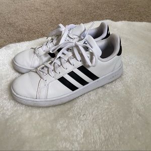 Adidas Sneakers